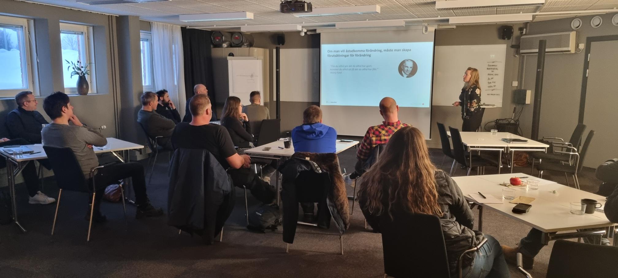 Utbildning i händelseutredning som fysisk kursträff, distansutbildning, som företagsintern och som öppet kurstillfälle när fler branscher möts..